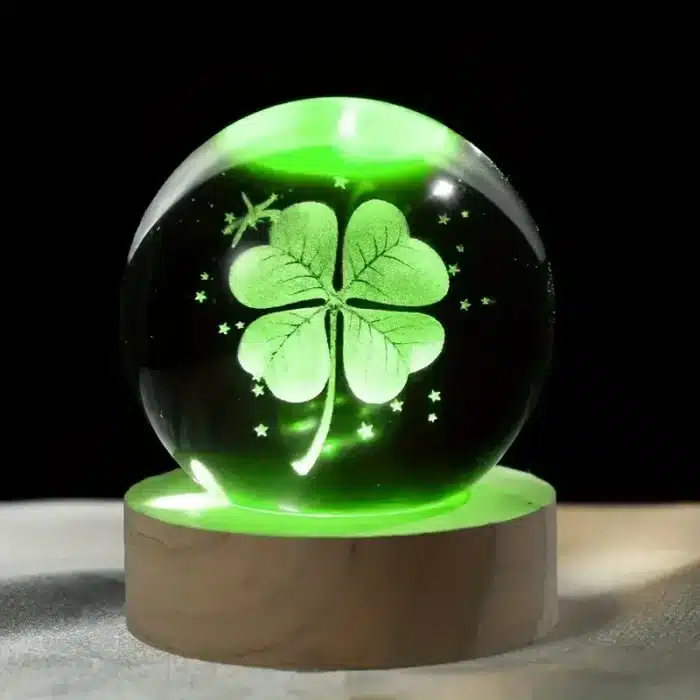 Boule cristal trèfle à quatre feuilles 3D 1
