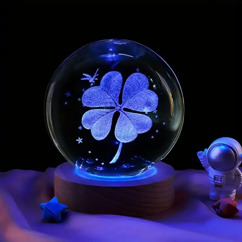 Boule cristal trèfle à quatre feuilles 3D